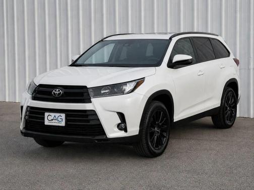 Blizzard Pearl 2019 Toyota Highlander SE