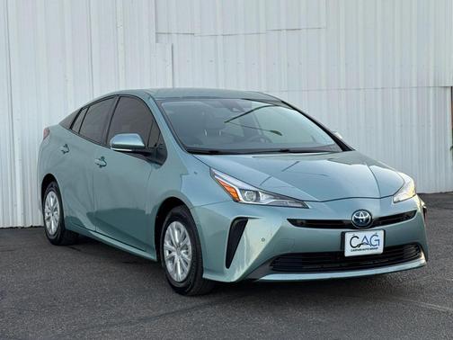 2022 Toyota Prius LE