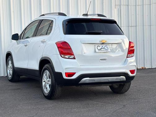 Summit White 2020 Chevrolet Trax LT