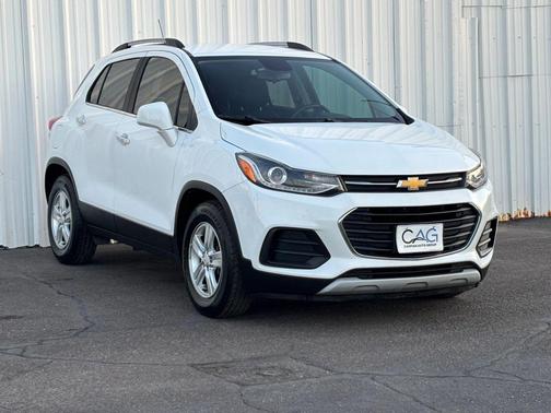 Summit White 2020 Chevrolet Trax LT