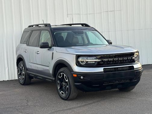 Iconic Silver Metallic 2022 Ford Bronco Sport Outer Banks
