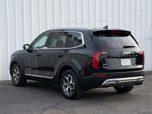Ebony Black 2022 Kia Telluride EX