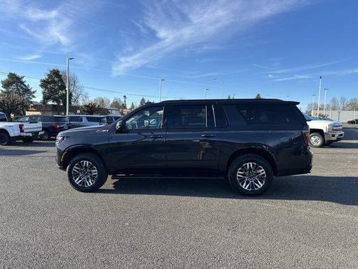 2025 Chevrolet Suburban 4WD Z71