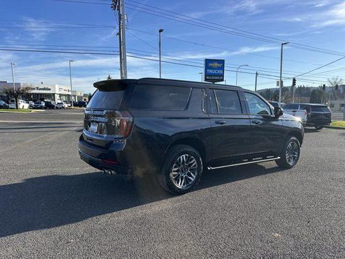 2025 Chevrolet Suburban 4WD Z71