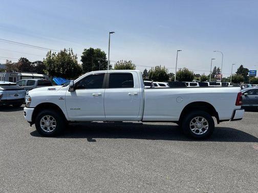 2024 RAM 3500 Laramie Crew Cab 4x4 8' Box