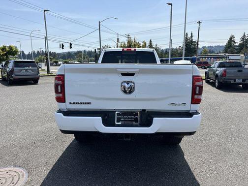 2024 RAM 3500 Laramie Crew Cab 4x4 8' Box
