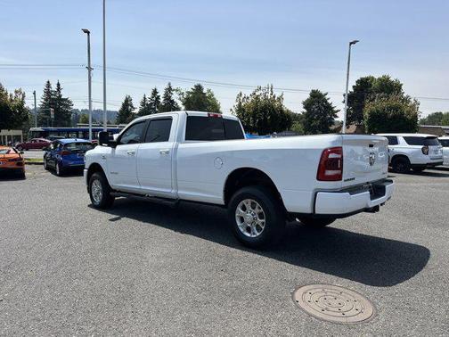 2024 RAM 3500 Laramie Crew Cab 4x4 8' Box