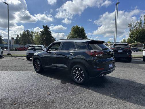 Mosaic Black Metallic 2023 Chevrolet Trailblazer ACTIV