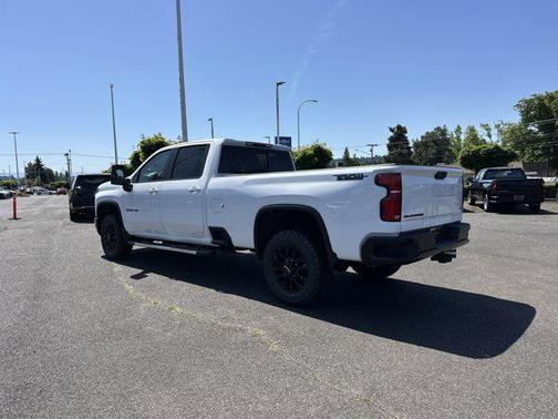 2025 Chevrolet Silverado 3500 LT