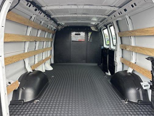 2024 Chevrolet Express 2500 RWD 2500 Regular Wheelbase WT