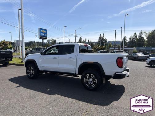 Summit White 2024 GMC Canyon AT4