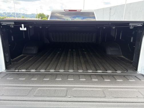Summit White 2026 Chevrolet Silverado 3500 WT