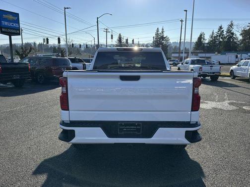 2023 Chevrolet Silverado 1500 Custom