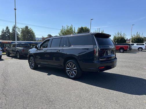 2022 Cadillac Escalade ESV Sport
