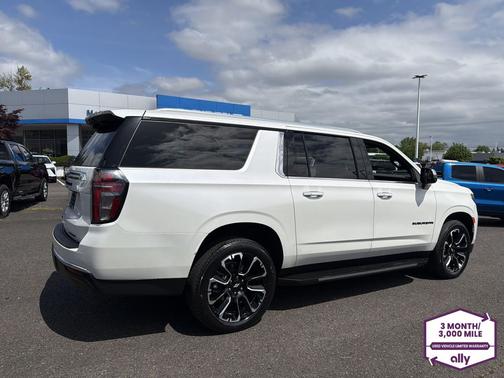 Iridescent Pearl Tricoat 2024 Chevrolet Suburban Premier