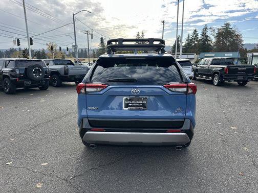 2025 Toyota RAV4 Hybrid SE