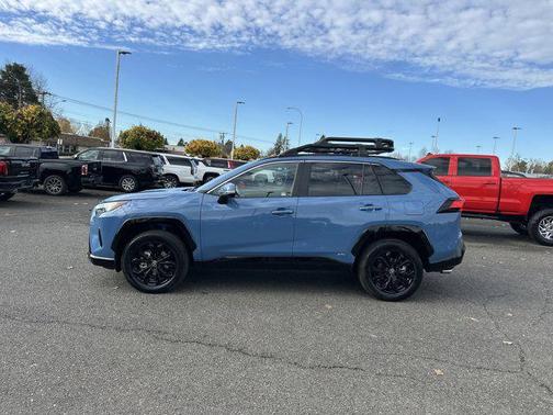 2025 Toyota RAV4 Hybrid SE