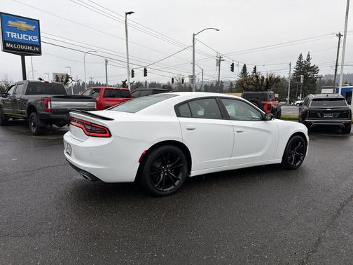 White Knuckle Clearcoat 2018 Dodge Charger SXT