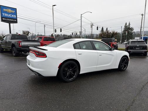 White Knuckle Clearcoat 2018 Dodge Charger SXT