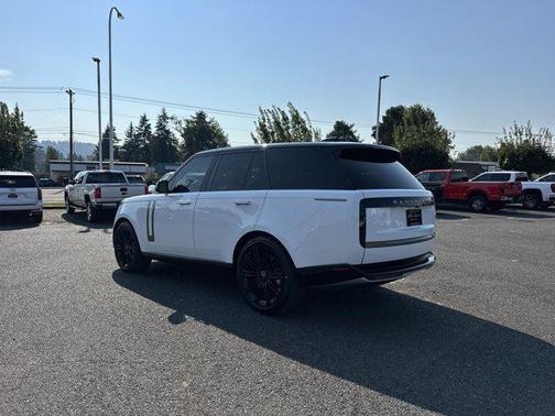 2023 Land Rover Range Rover P530 SE