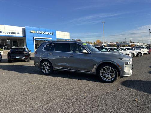 2025 BMW X7 xDrive40i