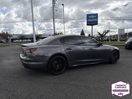 Grigio Maratea Metallic 2023 Maserati Quattroporte Trofeo