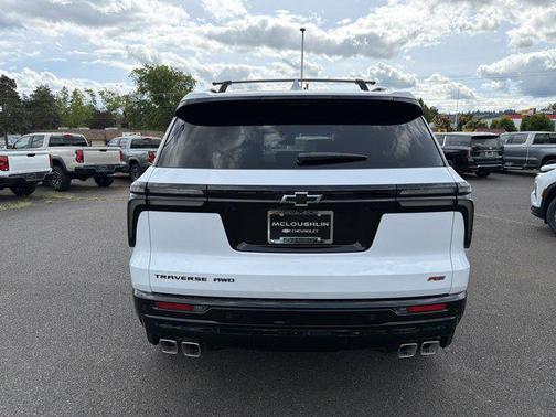 Polar White 2026 Chevrolet Traverse RS