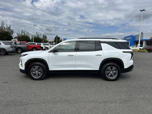 2025 Chevrolet Traverse LT