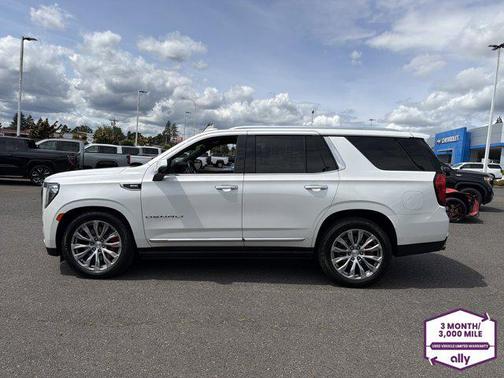White Frost Tricoat 2021 GMC Yukon Denali