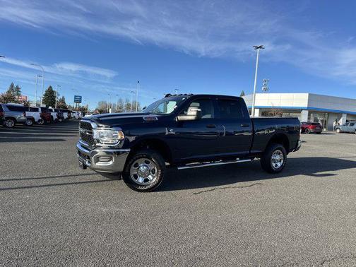 2024 RAM 2500 Tradesman Crew Cab 4x4 6'4' Box