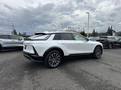 2025 Cadillac LYRIQ Sport