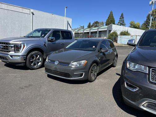 2016 Volkswagen e-Golf SE