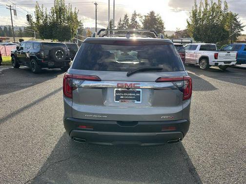 2022 GMC Acadia AWD AT4