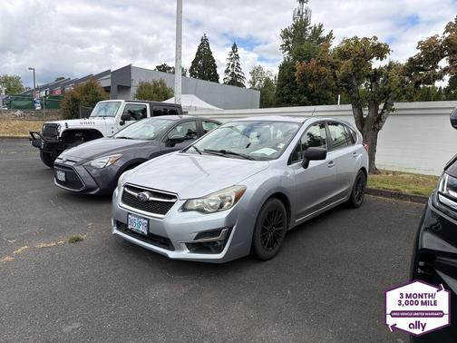 Ice Silver Metallic 2016 Subaru Impreza 2.0i
