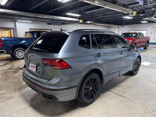 2022 Volkswagen Tiguan 2.0T SE R-Line Black 4MOTION