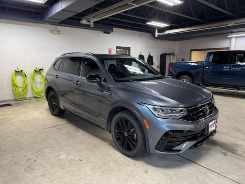 2022 Volkswagen Tiguan 2.0T SE R-Line Black 4MOTION