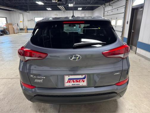 2017 Hyundai TUCSON SE