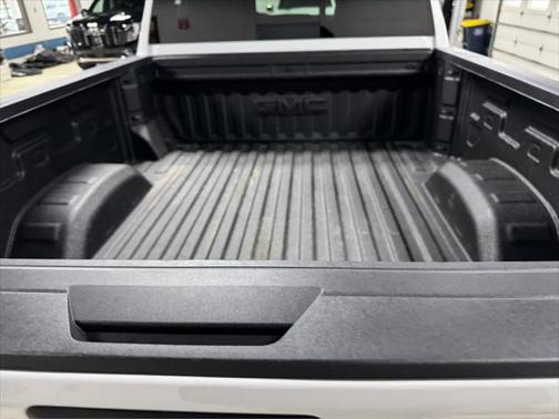 2025 GMC Sierra 3500 SLT
