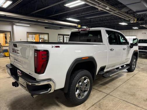 2025 GMC Sierra 3500 SLT