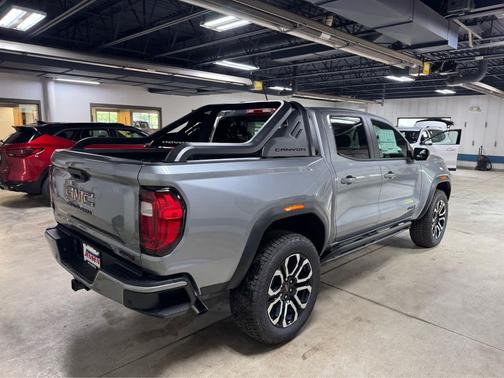 2025 GMC Canyon AT4
