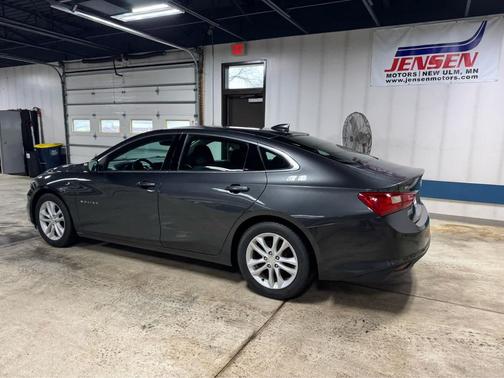 2017 Chevrolet Malibu 1LT