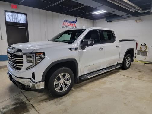 White Frost Tricoat 2022 GMC Sierra 1500 SLT Truck