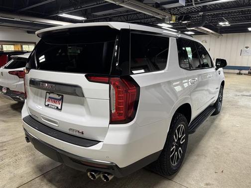 Summit White 2022 GMC Yukon 4WD AT4