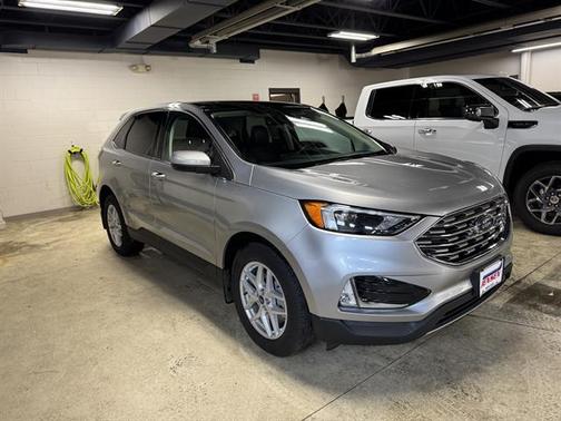 Iconic Silver Metallic 2022 Ford Edge SEL