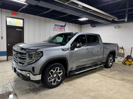 2024 GMC Sierra 1500 SLT