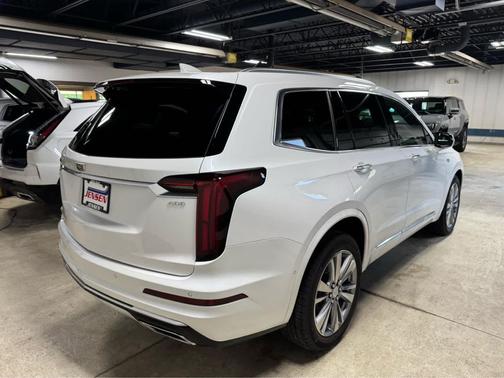 2023 Cadillac XT6 Premium Luxury AWD