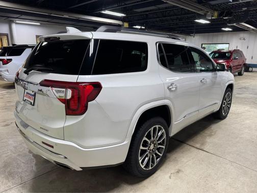 2020 GMC Acadia Denali