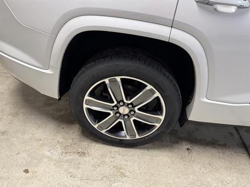 White Frost Tricoat 2018 GMC Acadia Denali