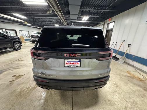 2024 GMC Acadia AWD AT4