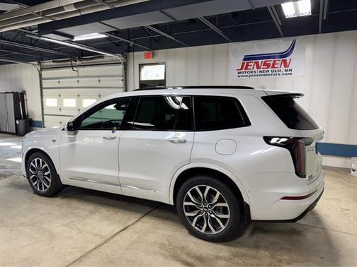 Crystal White Tricoat 2021 Cadillac XT6 Sport AWD